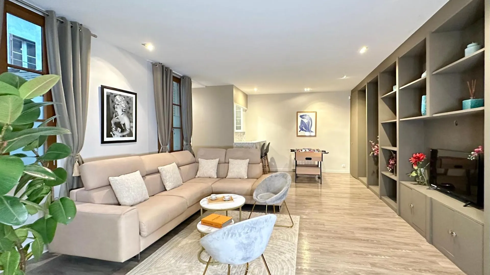 Luxurious Flat In Saint-germain-des-pres