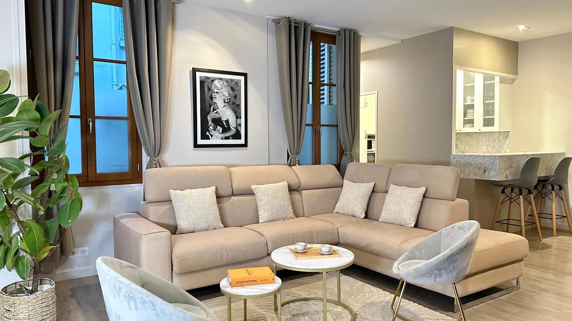 Luxurious Flat In Saint-germain-des-pres Paris