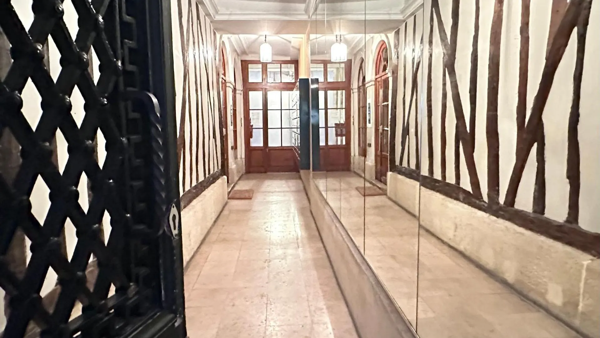Luxurious Flat In Saint-germain-des-pres 아파트 *