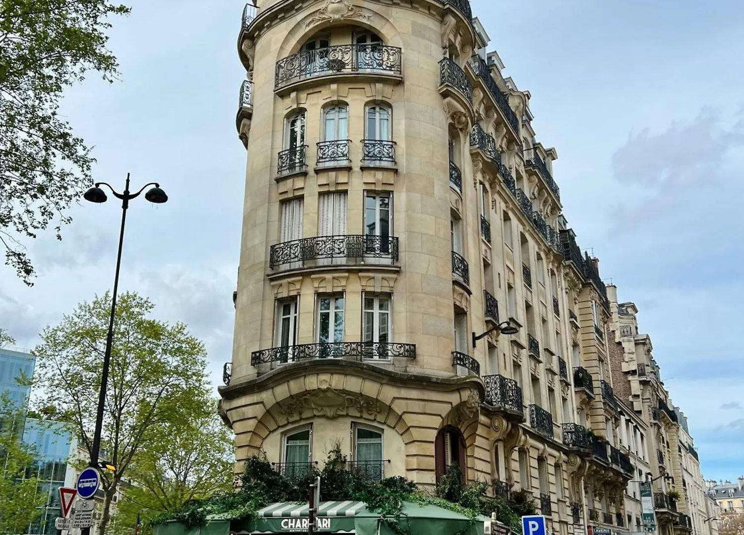 Luxurious Flat In Saint-germain-des-pres Paris
